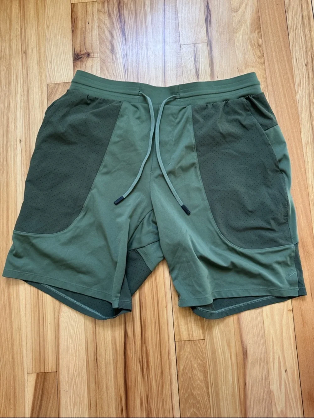Lululemon Men’s Elevated Short *8